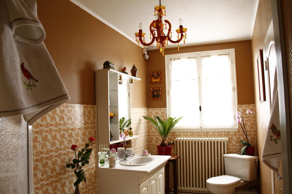 La Petite Maison Pres De L'Eglise Meillac Zewnętrze zdjęcie